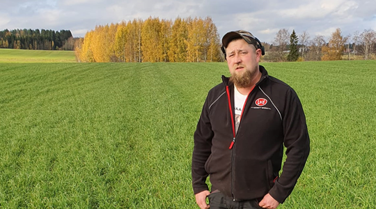 Hiiliviljelyn kehittäminen kiinnostaa maatlaousyrittäjä Markus Rytköstä.
